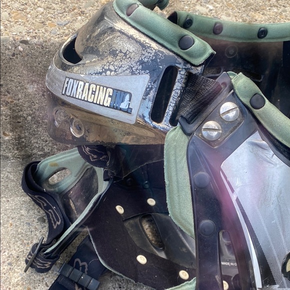 Fox Racing Chest Protector - Picture 2 of 5